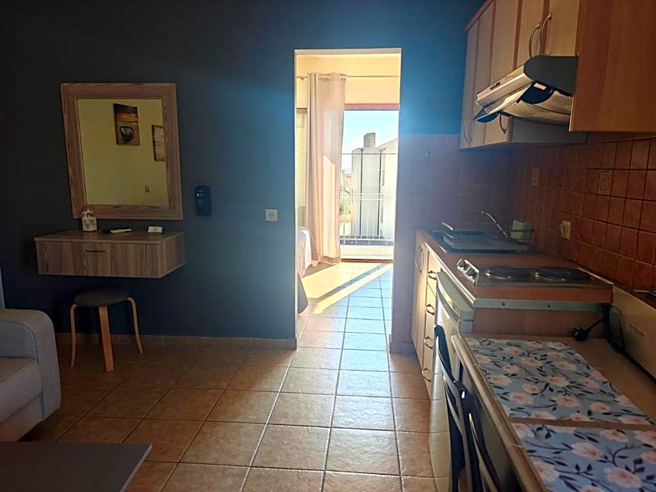 Helen's Studios & Apartments