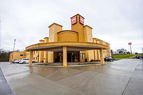 OYO Hotel Knoxville TN Cedar Bluff I-40