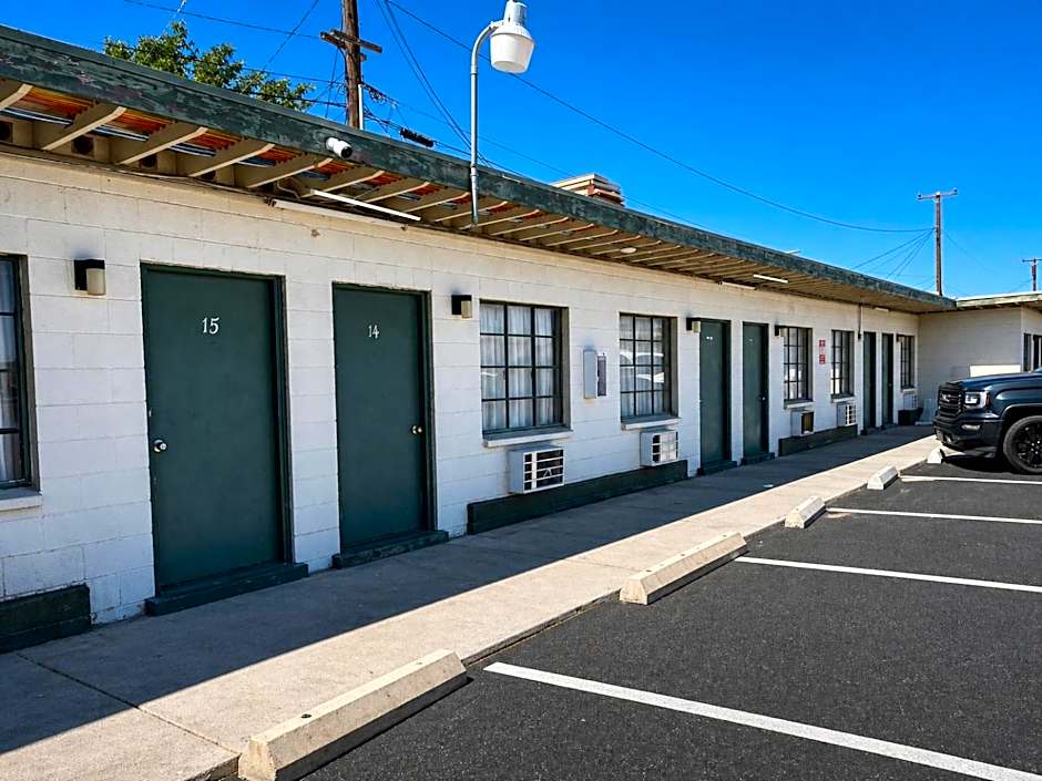 Carl's Motel