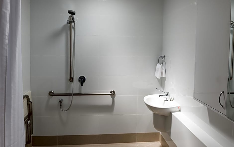 Canal Rocks Beachfront Apartments