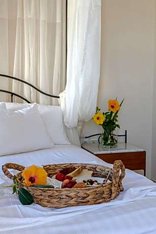 Deluxe Room with Sea View and Outdoor Jet Tub