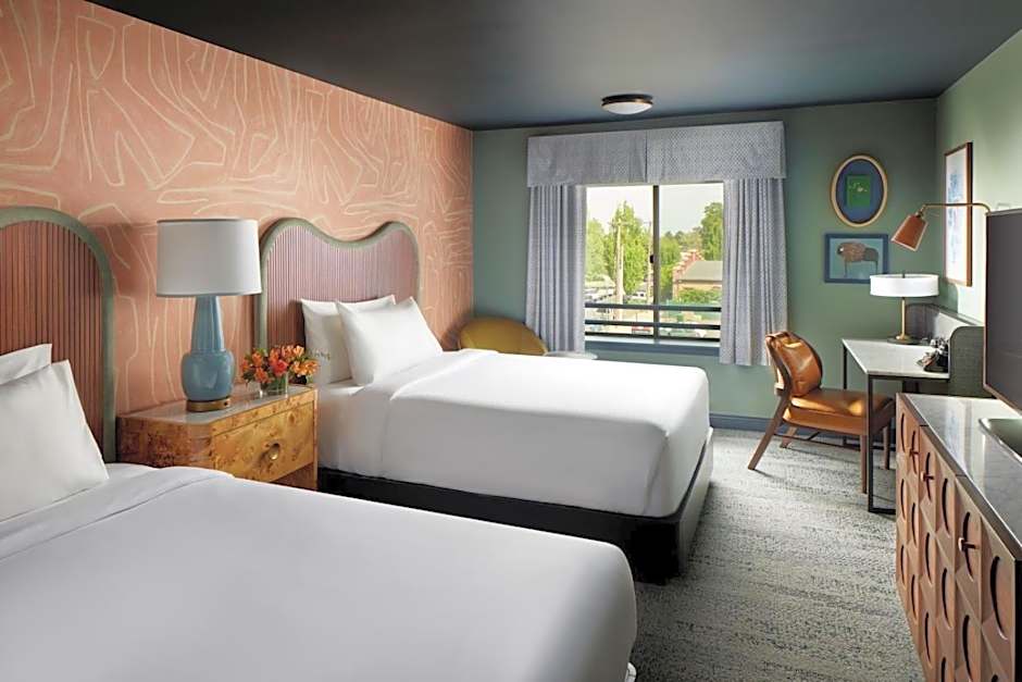 Photo 1 of 4 of 2 Queen Beds
