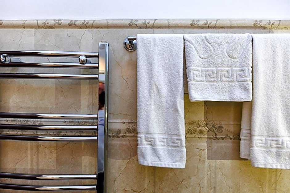 La Strada Boutique Villa