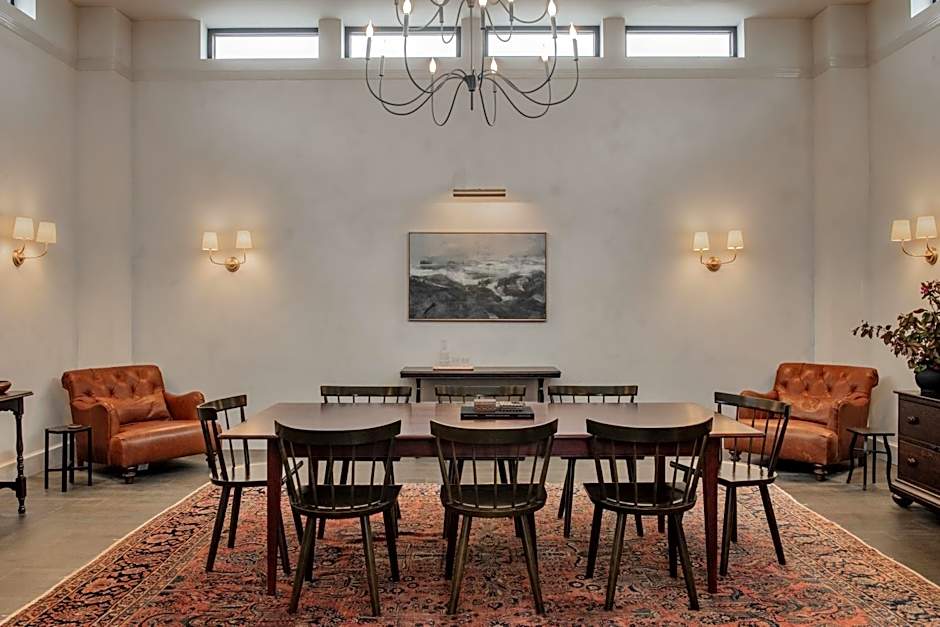 Longfellow Hotel