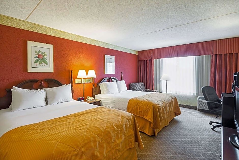 Clarion Inn Fairmont