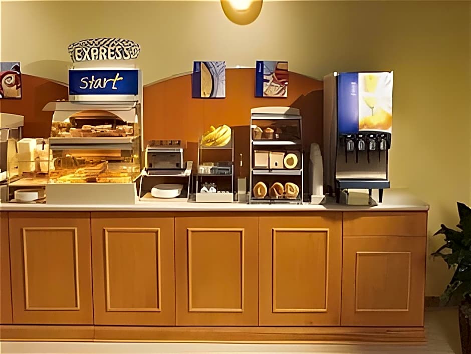 Holiday Inn Express Hotel & Suites Hamburg By IHG