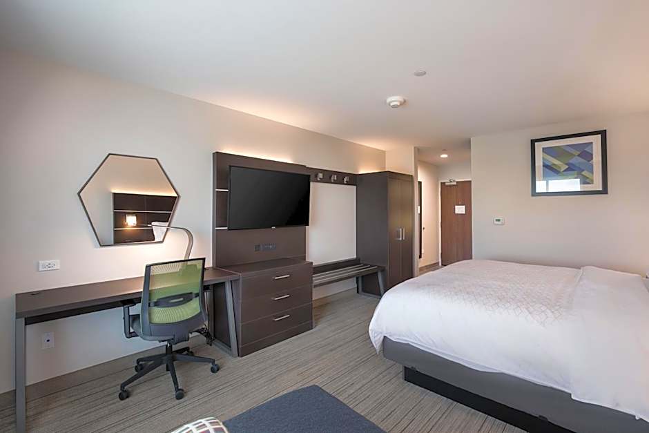 Holiday Inn Express & Suites Chicago - Hoffman Estates By IHG