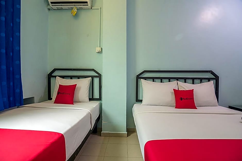 RedDoorz near Nagoya Citywalk Batam 2