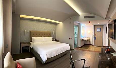 Standard King Room - Accessible