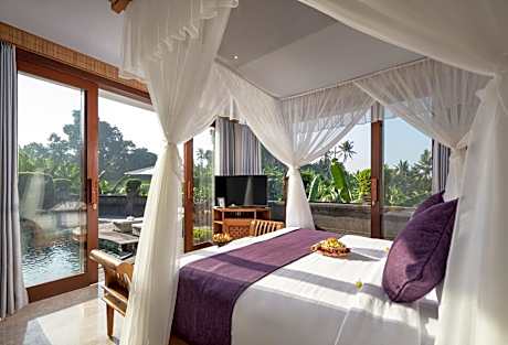 Three-Bedroom Villa with Private Pool and FREE daily shuttle to Ubud City, FREE Photo Session, FREE One  Hour Padel or  Tennis , FREE access to Fitness Center, FREE Welcome Drink