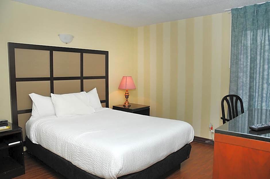 Days Inn & Conference Centre by Wyndham Blainville