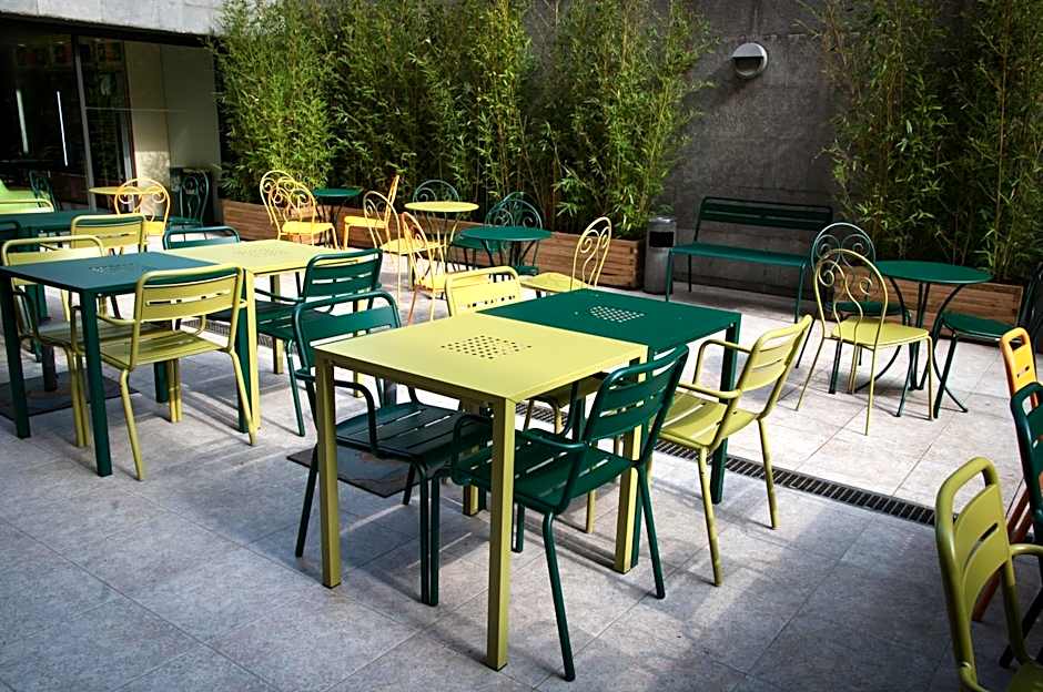 Barcelona Pere Tarres Youth Hostel