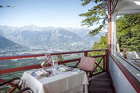 Relais & Chateaux Hotel Castel Fragsburg