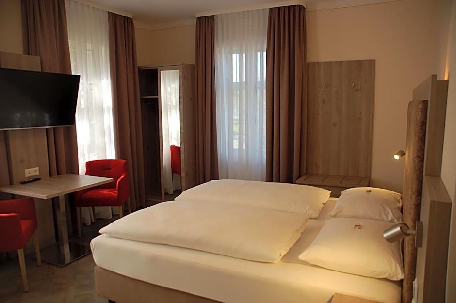 Photo 1 of 10 of Double Room