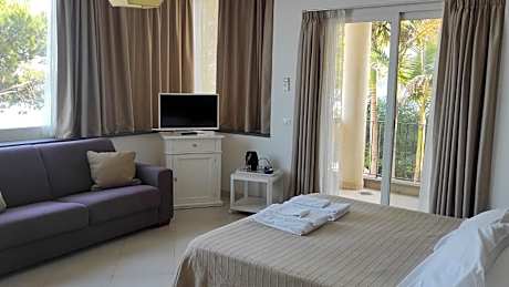 Studio Apartment with Sea View