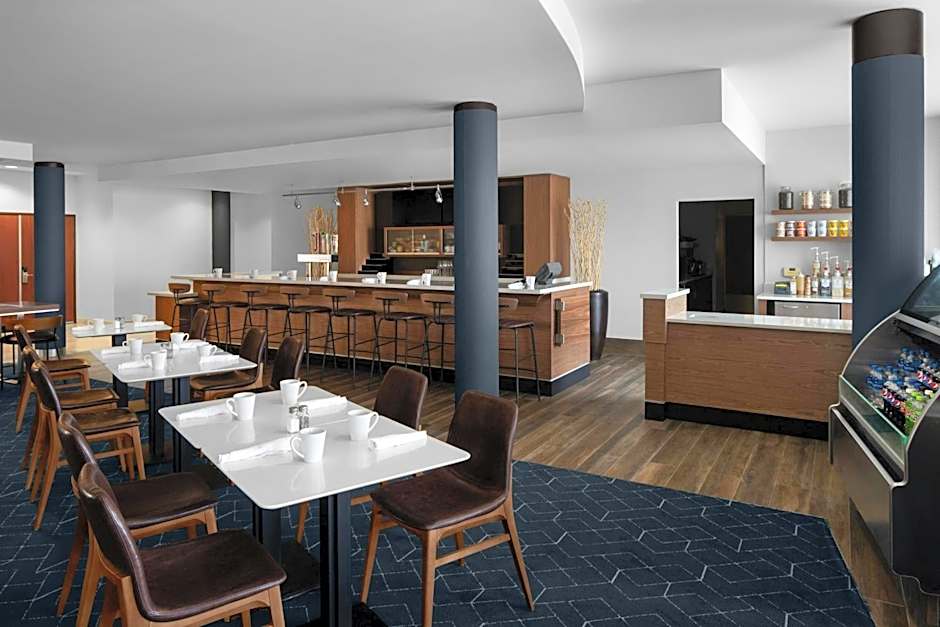 Courtyard by Marriott Los Angeles Burbank Airport