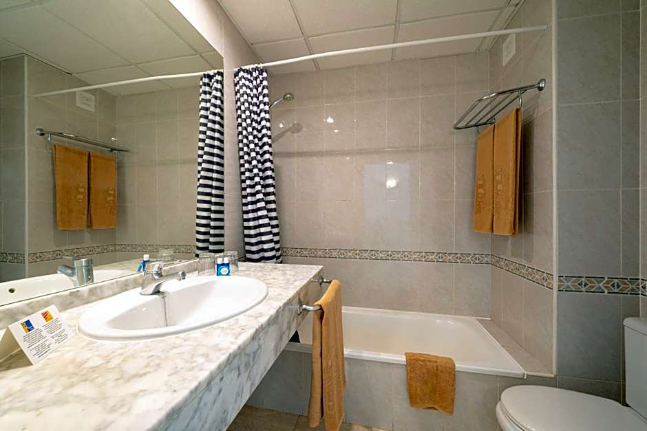 Apartamentos Galeon Playa photo 6