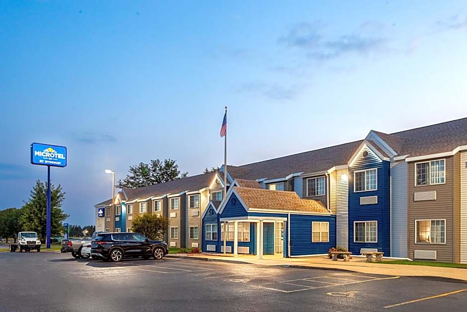Microtel Inn & Suites by Wyndham Janesville
