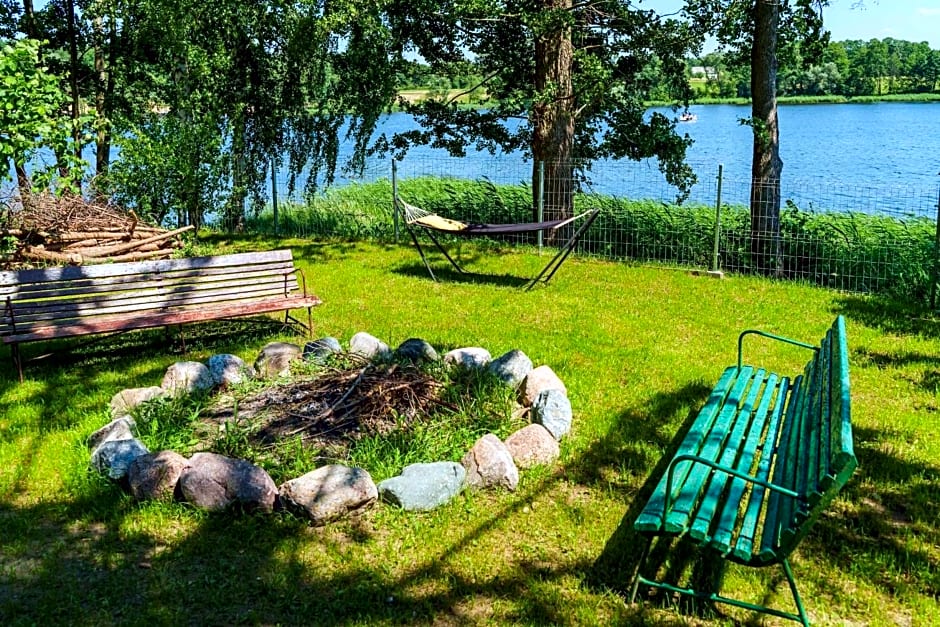 Domek letniskowy nad jeziorem