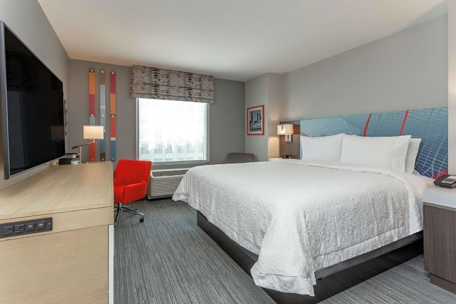 Photo 1 of 4 of 1 King Bed, Hearing Accessible, City View