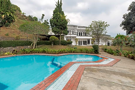 Urbanview Resort Anty Cisarua Tugu Puncak by RedDoorz