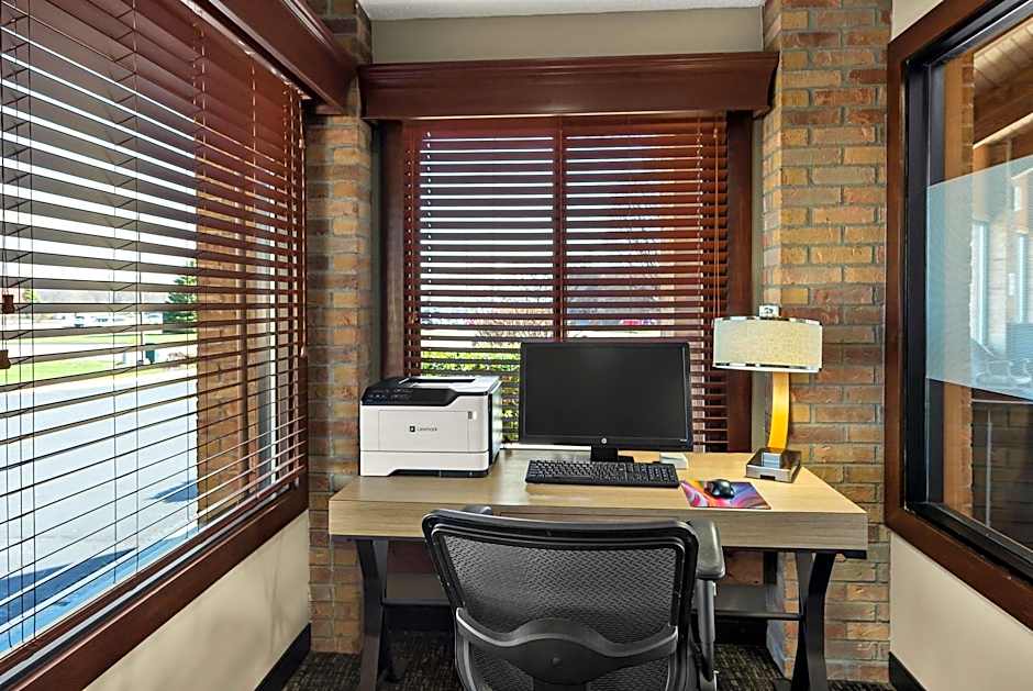 Best Western Lakewood Inn
