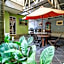 OYO Life 91027 Note Hotel Syariah