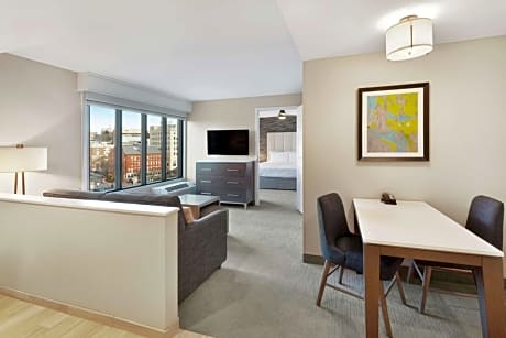 One-Bedroom King Corner Suite with River View