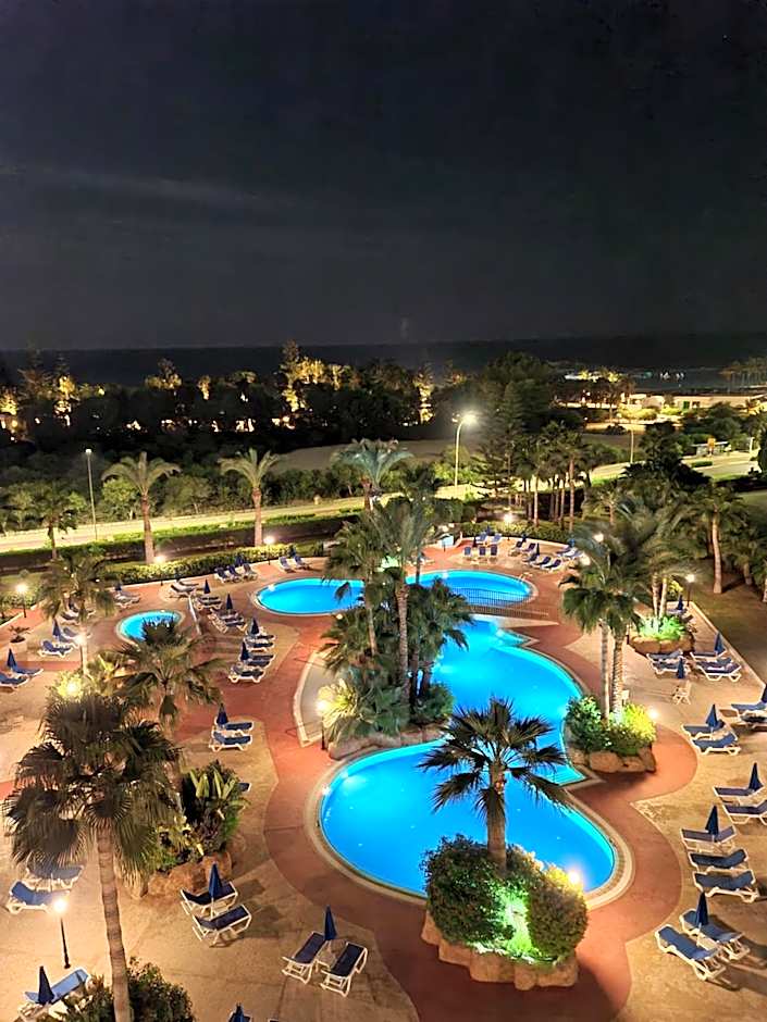 Nissiana Hotel & Bungalows