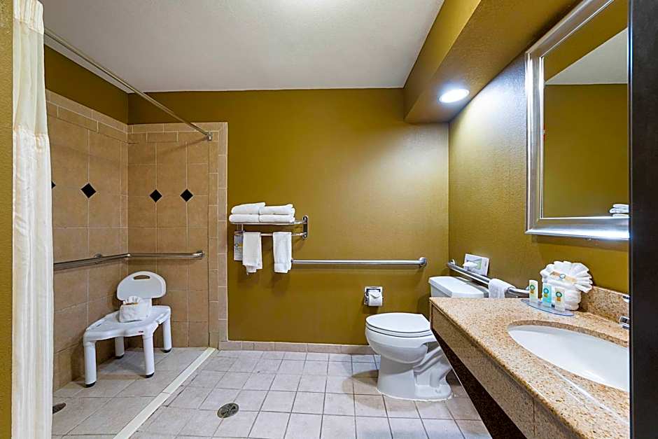 Quality Inn & Suites