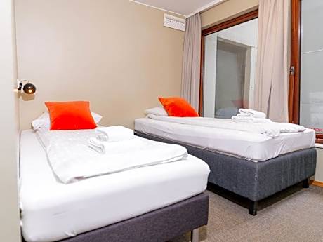 Twin Room with Private Bathroom