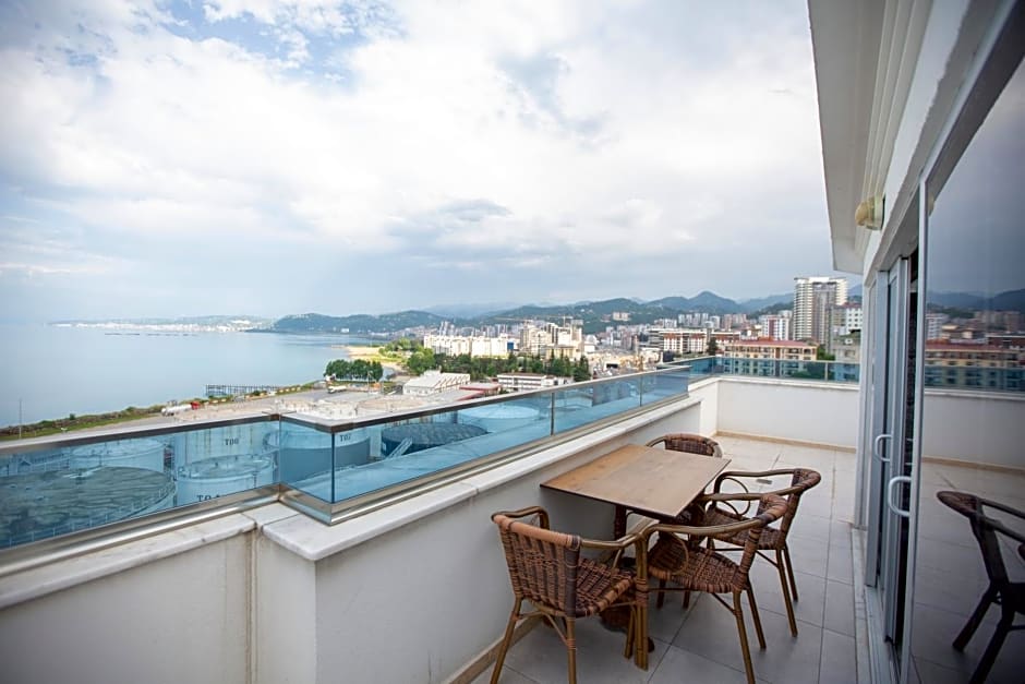 Royal Life Exclusive