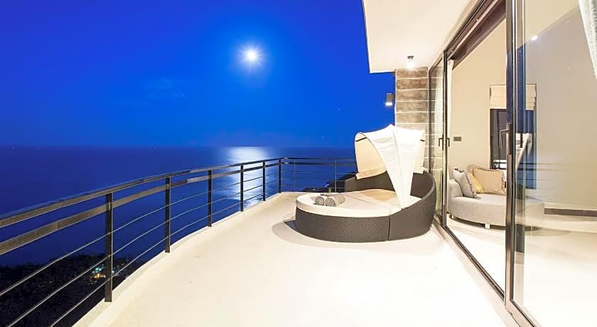 Villa Moonshadow