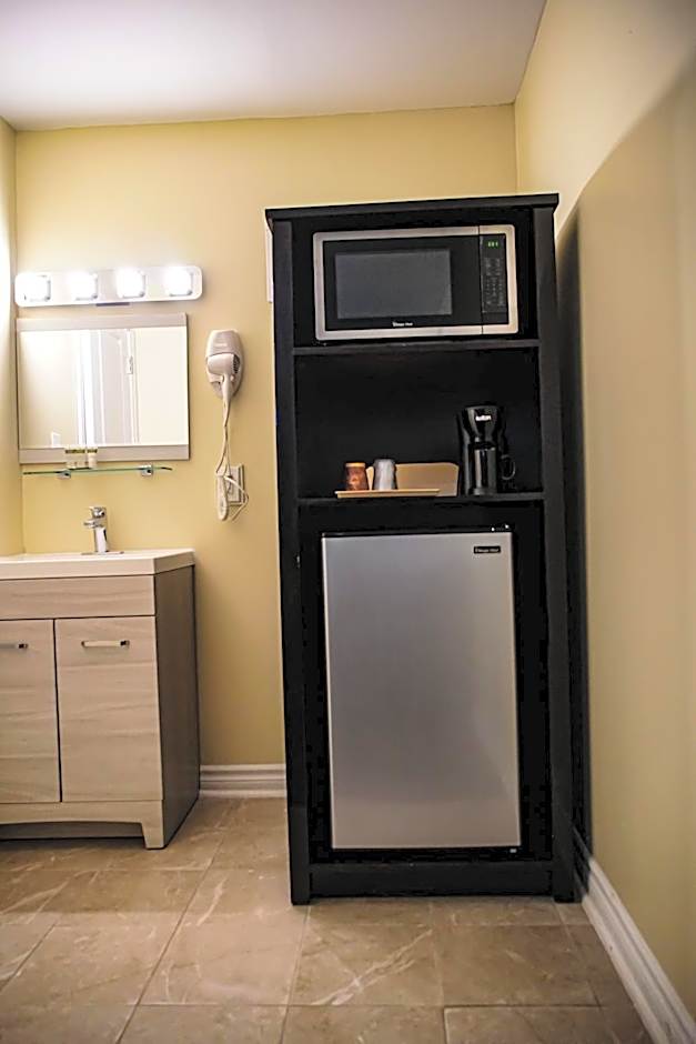 Skyland Motel Inn & Suites