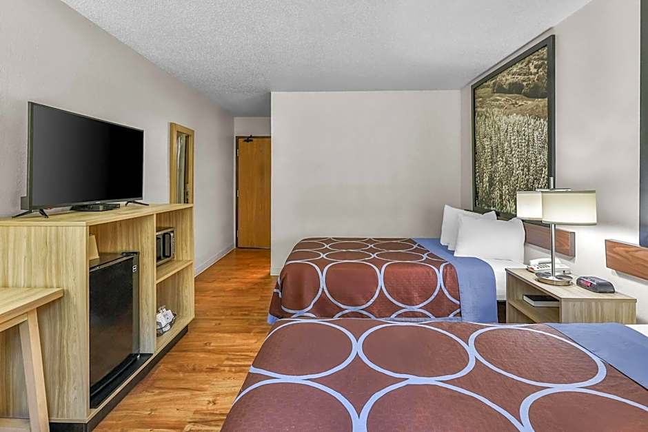 Super 8 by Wyndham East Stroudsburg/Poconos
