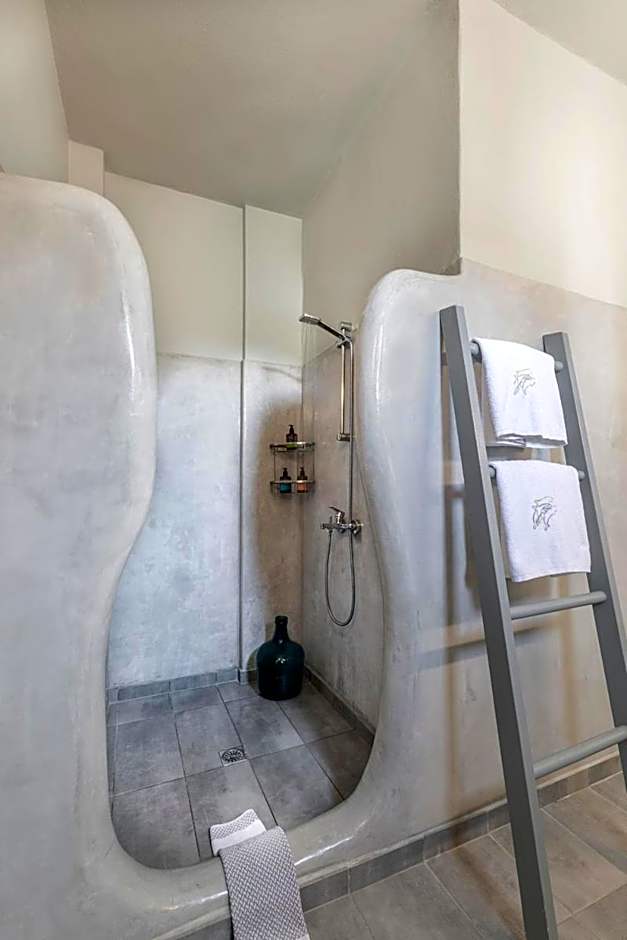 Blue Dolphins Apartments