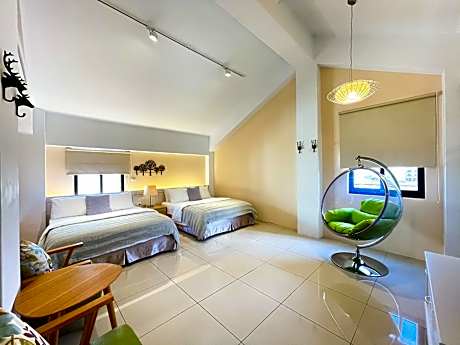 Classic Quadruple Room