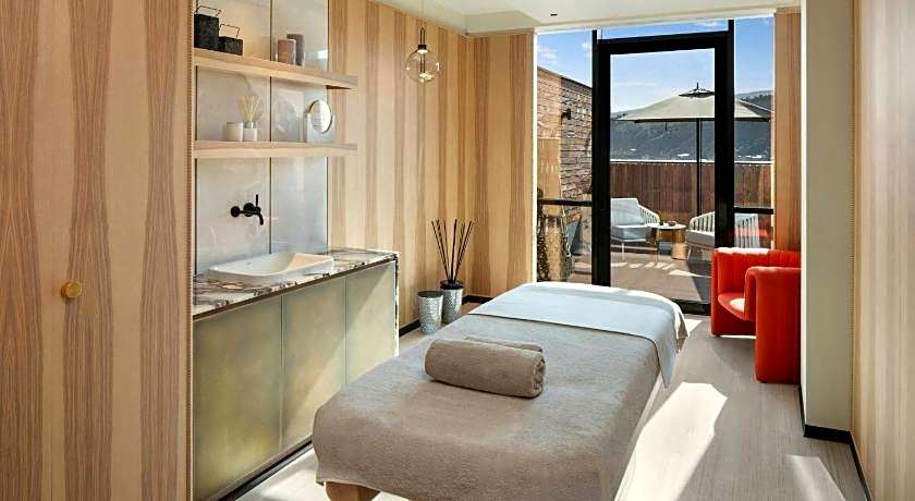 Paragraph Freedom Square, a Luxury Collection Hotel, Tbilisi