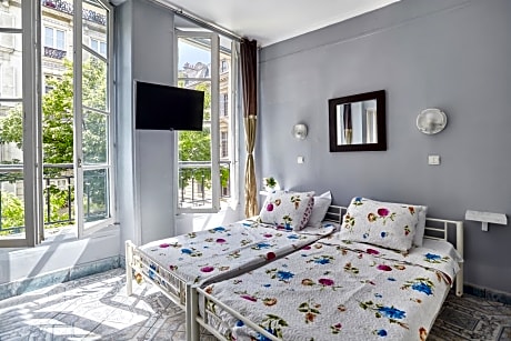 Twin Room with Shared Shower