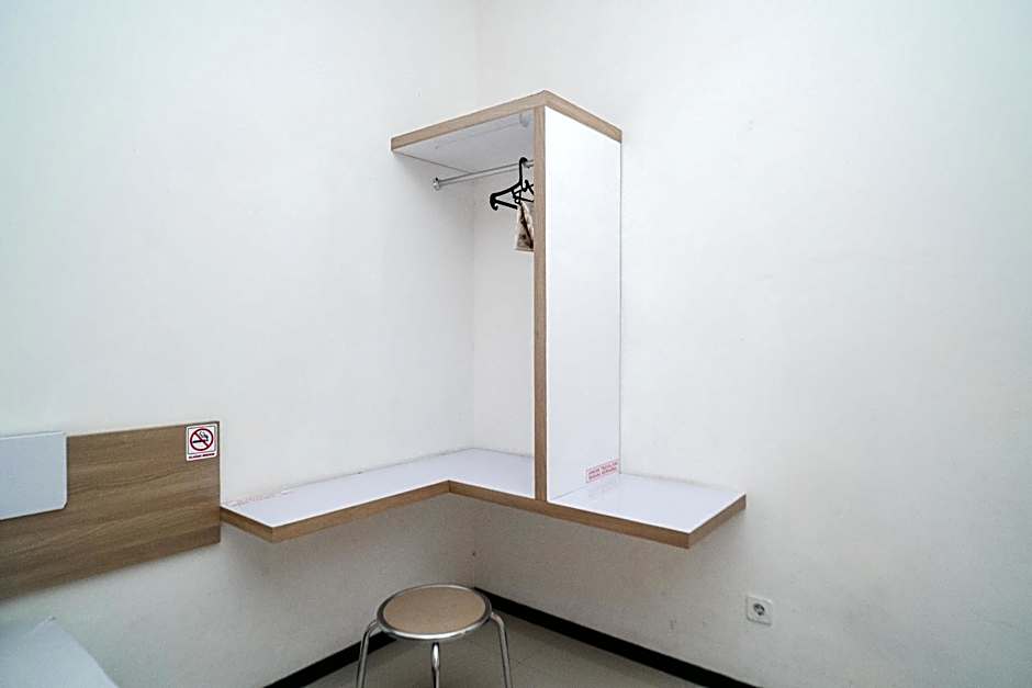 RedDoorz Syariah near Transmart MX Malang