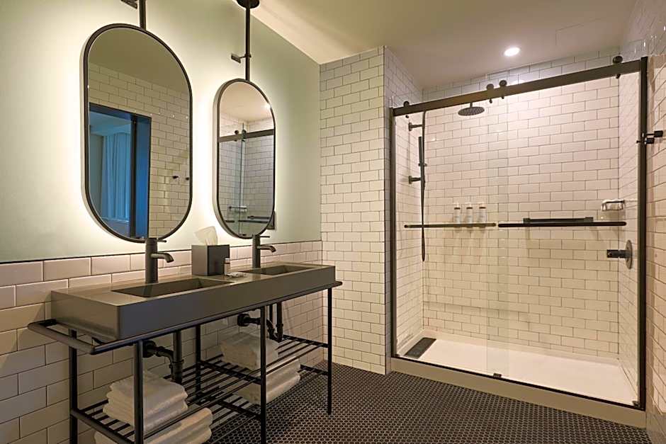 Moxy Virginia Beach Oceanfront