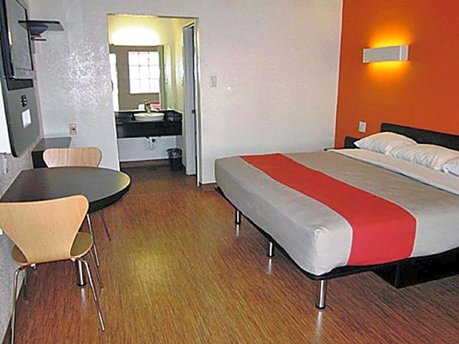 Motel 6-Stephenville, TX