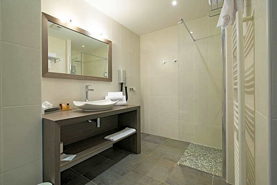 Le Konine - Hotel & Bar & Restaurant