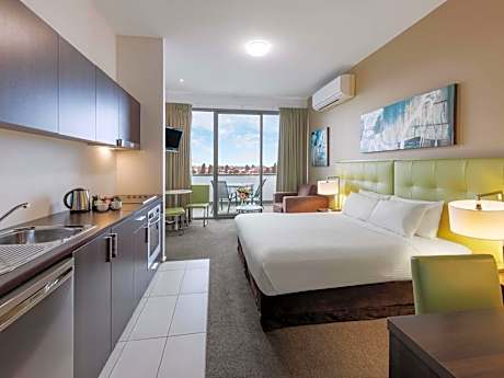 Studio Apartment with King Bed