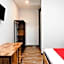 RedDoorz Plus near Patung Kuda Undip