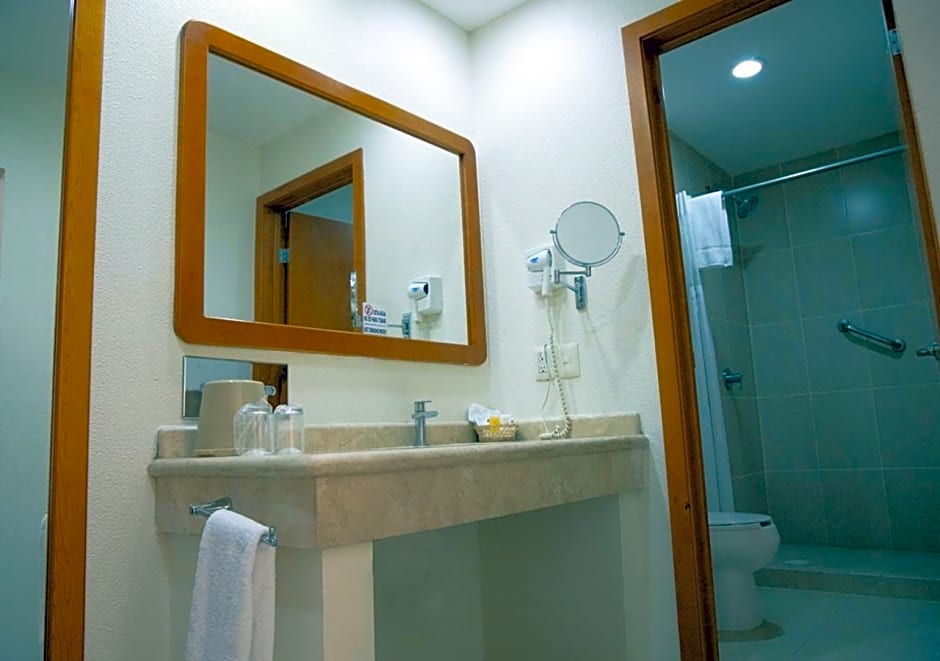 Best Western Plus Plaza Vizcaya