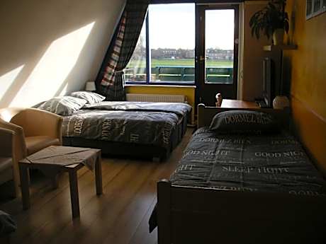 Family Room with Garden View