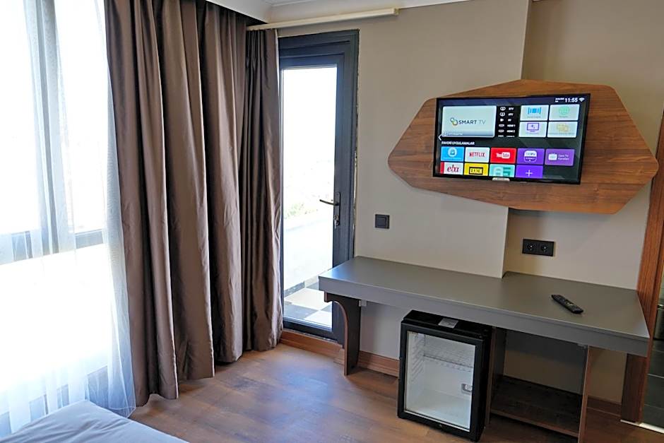 Shelton Airport Hotel