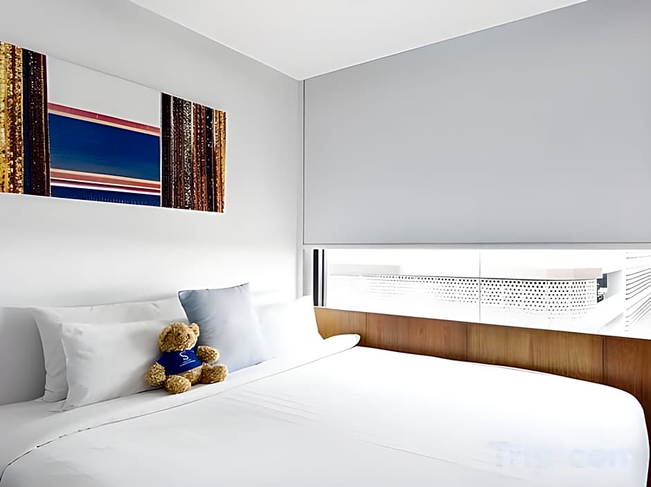 S Box Sukhumvit Hotel