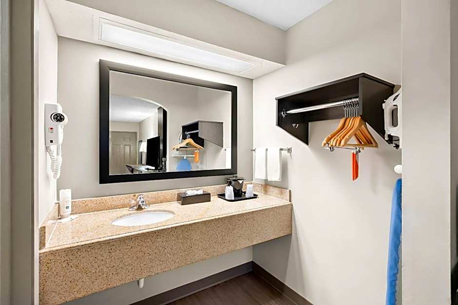 Quality Inn & Suites Monticello